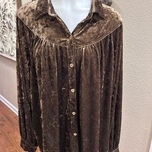 BiBi Chocolate Velvet Button Up Hi-Lo Top Size Large
